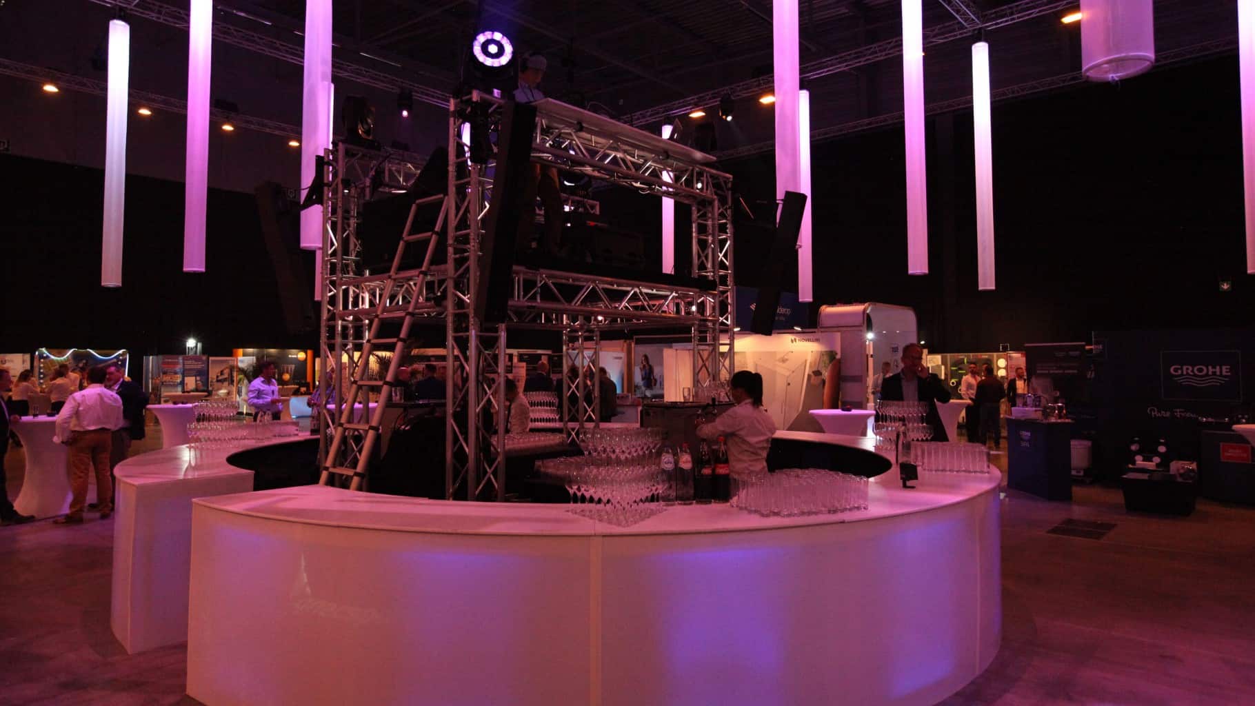 Salon Induscabel organisé par So Event sur le thème de l'ombre et la lumière